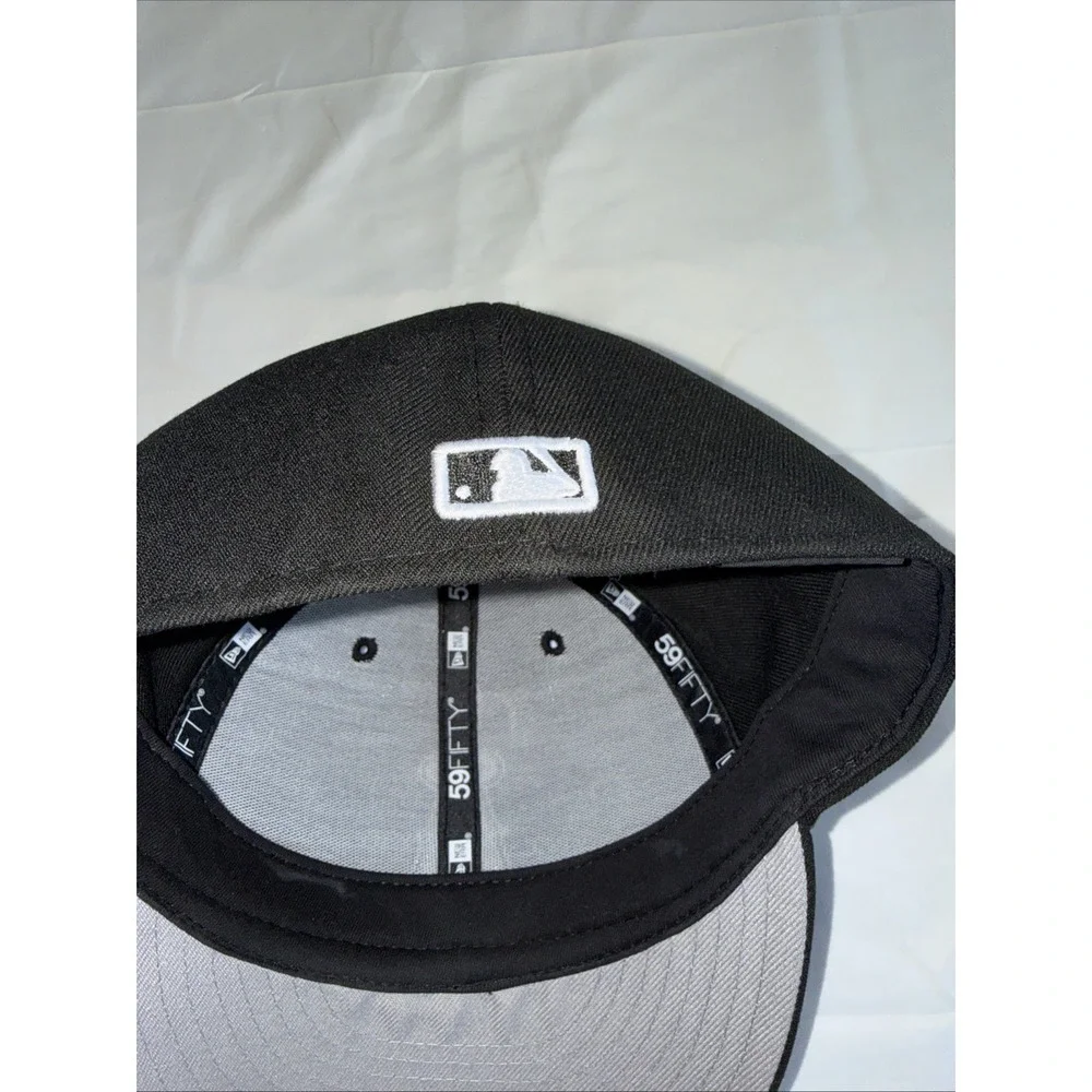 NWOT MLB - Los Angeles Anaheim Angels 59FIFTY Fitted New Era Cap - Black 7 1/8
